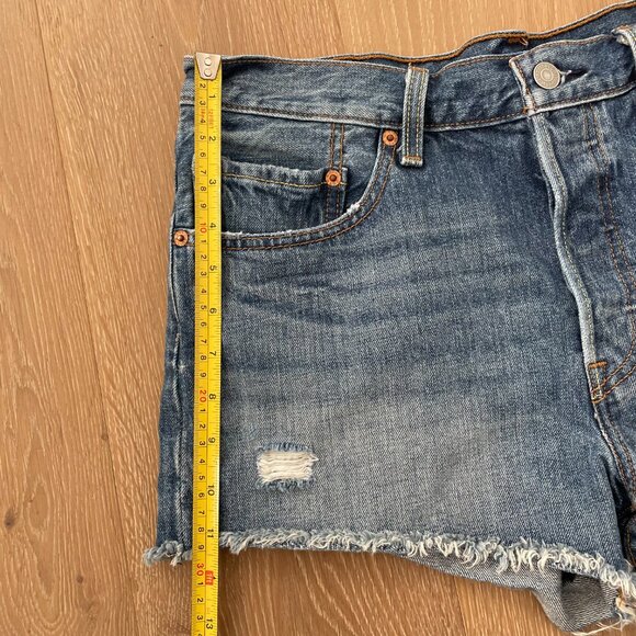 Levi’s Shorts Women 30 Waist 501 Original Fit High Rise Denim Blue Button Fly - Picture 7 of 14